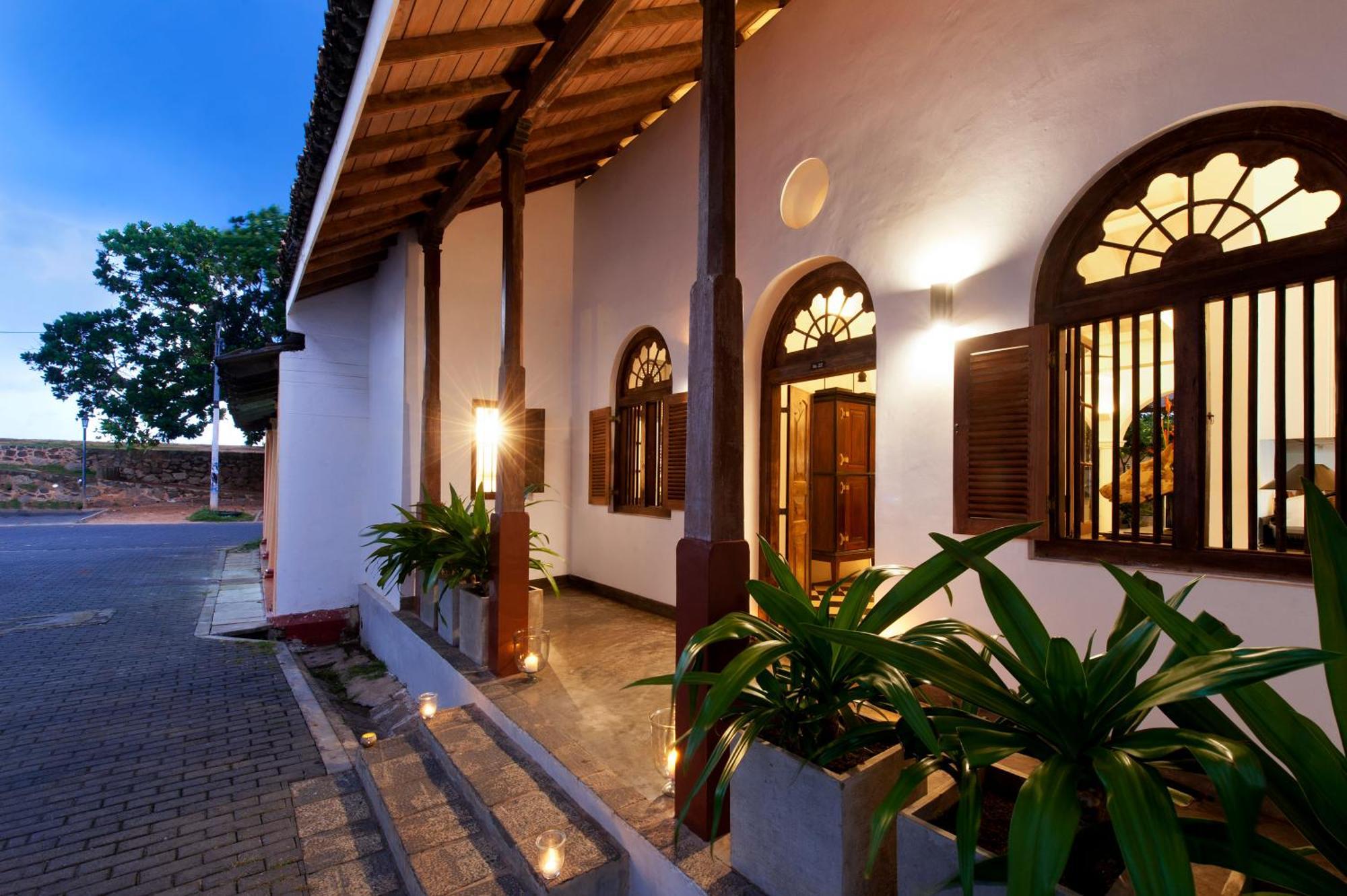 A 03 Bedroom Villa In Galle Fort With Roof Terrace & Pool ภายนอก รูปภาพ