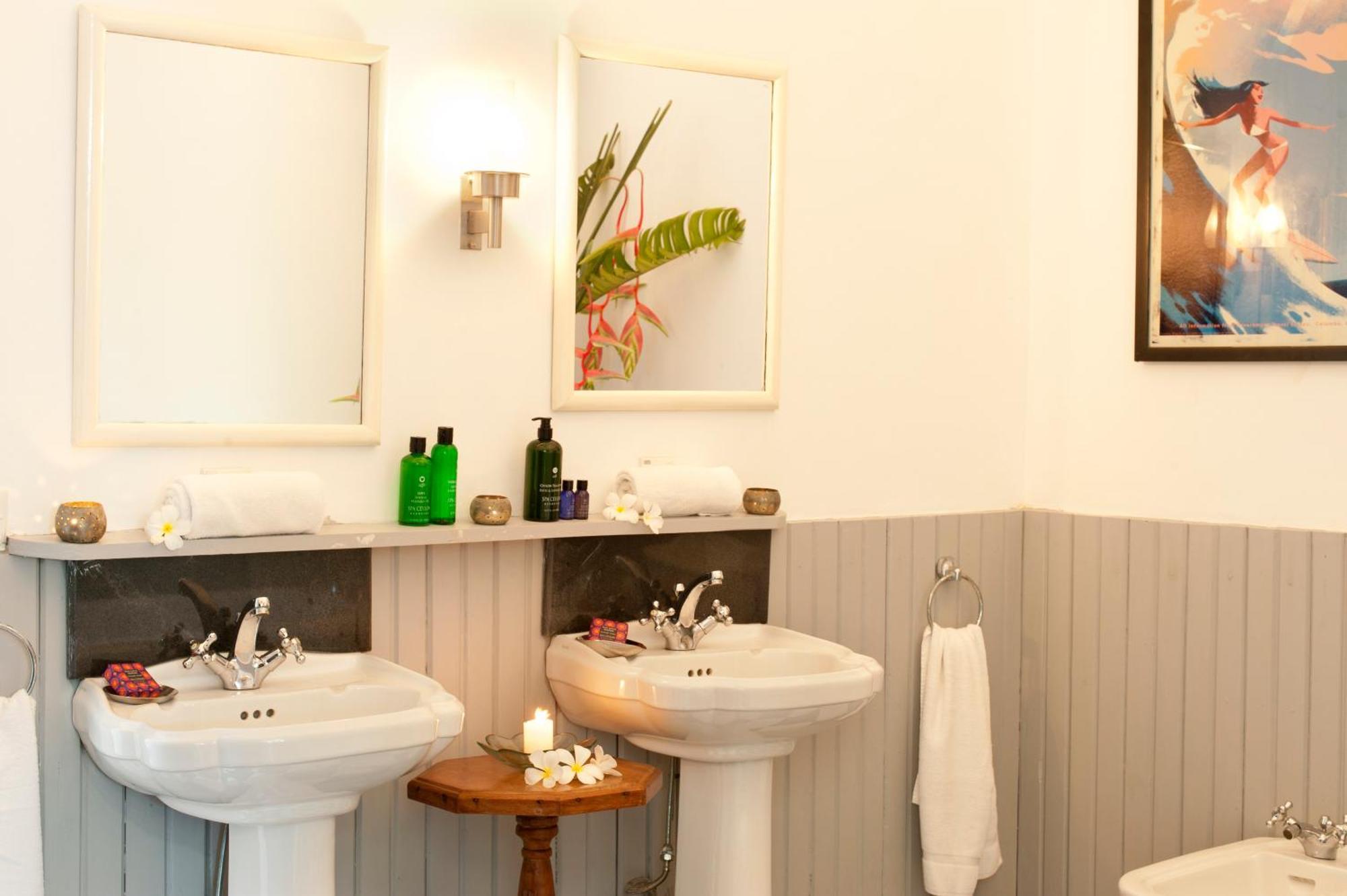 A 03 Bedroom Villa In Galle Fort With Roof Terrace & Pool ภายนอก รูปภาพ